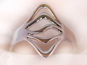 Cocktail Ring in Polished Silver