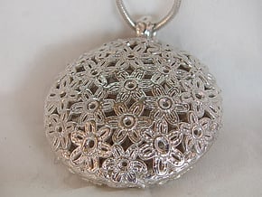 Flower Pendant in Polished Silver