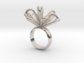 Loopy petals ring in Rhodium Plated Brass