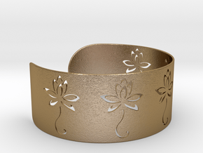 Ø2.677 inch/Ø68 mm Flower Bracelet in Polished Gold Steel