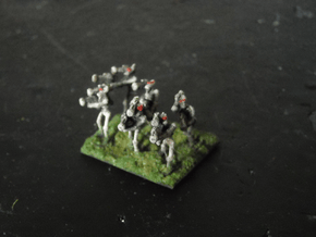 MG144-Aotrs08A War Droid Squad in White Natural Versatile Plastic