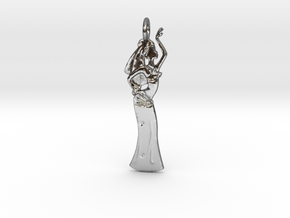 Queenly Pendant in Polished Silver