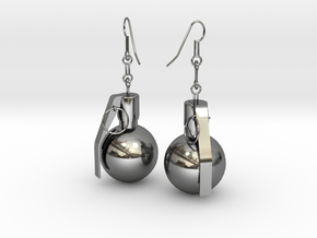 U.S. Army M67 granade earrings in Fine Detail Polished Silver