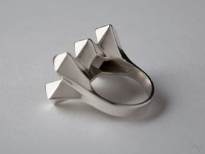 Bugnato Ring in Polished Silver: 8.5 / 58