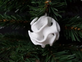 Gyroid Christmas Bauble in White Natural Versatile Plastic