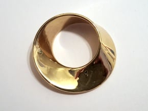 Moebius Band 1 cm in 18k Gold Plated Brass