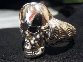 Skullring in Polished Silver