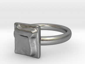 04 Dalet Ring in Natural Silver: 5 / 49
