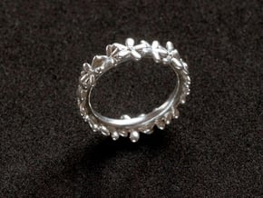 The Daisyband in Fine Detail Polished Silver: 6 / 51.5