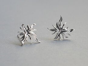 Delphinium Leaf Stud Earring in Natural Silver