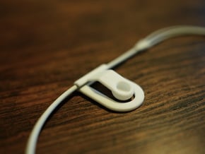 Headphone cable clip in White Natural Versatile Plastic