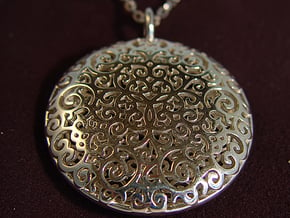 Fine Vine Pendant in Polished Silver