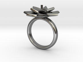 Ring Lily in Polished Silver: 5.5 / 50.25