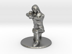 SG Female Soldier Crouched 35 mm new in Natural Silver