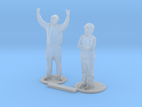 O Scale Standing People 5 in Tan Fine Detail Plastic