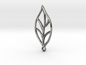 Leaf Pendant in Fine Detail Polished Silver