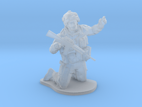 Modern soldier on knees esc: 1/64 (28 mm) in Smooth Fine Detail Plastic