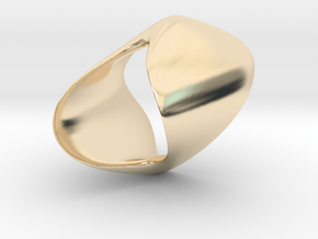 Curve Twist Ring in 14K Yellow Gold
