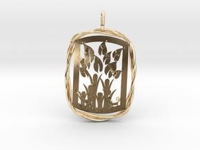 Tableau Famille Pendant in 14k Gold Plated Brass