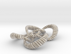 Symmetrical knot (Rope with detail) in Rhodium Plated Brass: Medium
