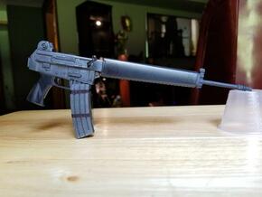 AR-18 with removeable double clip 1:4 scale in Tan Fine Detail Plastic