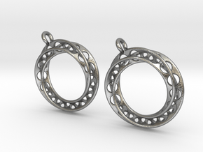 Möbius chain earrings in Natural Silver