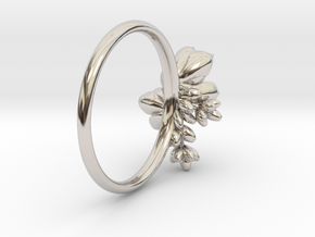 Botanical Cluster Ring in Rhodium Plated Brass: 5 / 49
