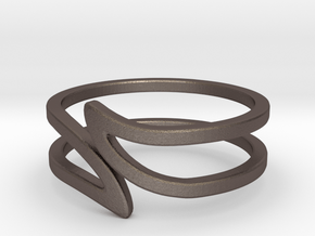 Line Wave Bend Ring in Polished Bronzed Silver Steel: 4 / 46.5