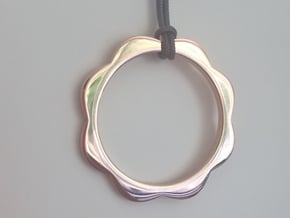 FLOWER POWER Pendant for Necklace or Bracelet in Polished Brass: Medium