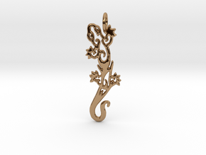 Gecko pendant - tribal tattoo style in Polished Brass
