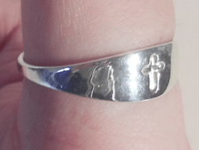 Cross ring A (US sizes 10 – 13) in Fine Detail Polished Silver: 13 / 69