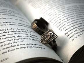 Hufflepuff Crest Ring in Polished Bronzed Silver Steel