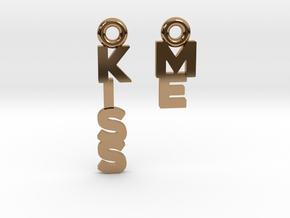 "Kiss me" - A special message for a special date in Polished Brass