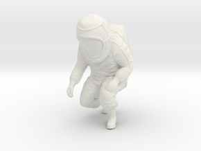 Hazmat Suit / Crouch Position / 1:32 in White Natural Versatile Plastic