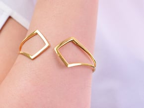 HIDDEN HEART Bracelet. Pure Elegance  in 18k Gold Plated Brass: Extra Small