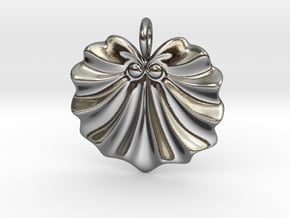 Seashell Fan Pendant in Polished Silver