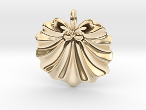 Seashell Fan Pendant in 14k Gold Plated Brass