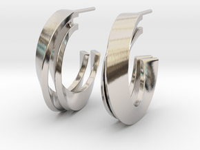 Möbius earring in Platinum