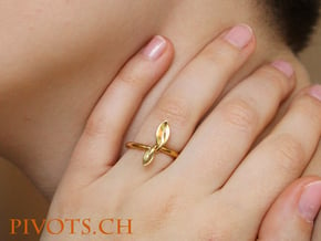Leaf Ring in Polished Brass