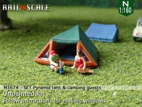 SET Pyramid tent with camping guests (N 1:160) in Tan Fine Detail Plastic