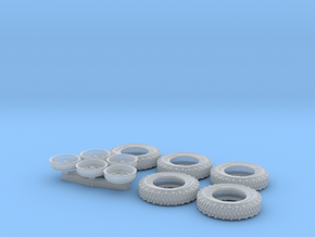 1/35 Land Rover 750x16 Tires and wheels Set002 in Smooth Fine Detail Plastic