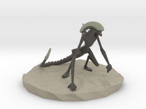 Xenomorph/Alien Low Poly Figurine in Natural Full Color Sandstone