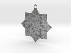 Celtic Knot pendant in Natural Silver