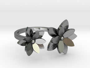 Flower Ring  M in Polished Silver: Medium