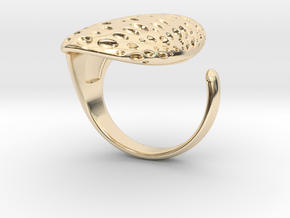 adjustable pebble knuckle in 14k Gold Plated Brass
