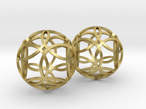 flower earrings in Natural Brass