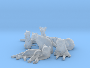 1/24 Seven Cats in Different Poses in Tan Fine Detail Plastic