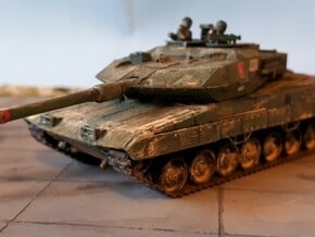 Leopard-2E-H0-MEJORADO in Tan Fine Detail Plastic