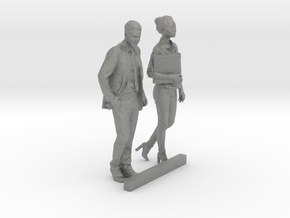 1- 43 Scale Man and Woman in Gray PA12