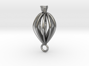 Twisted earring  in Natural Silver